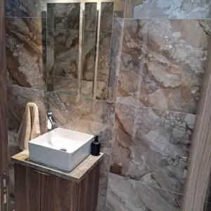 Mirror Composition Without Frame