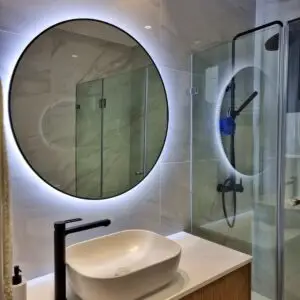 Round mirror with frame and LED
