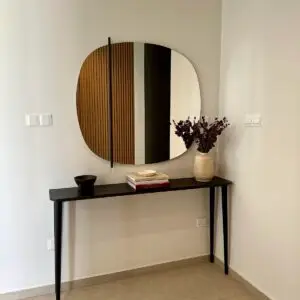 Irregular Round Mirror With Accessory