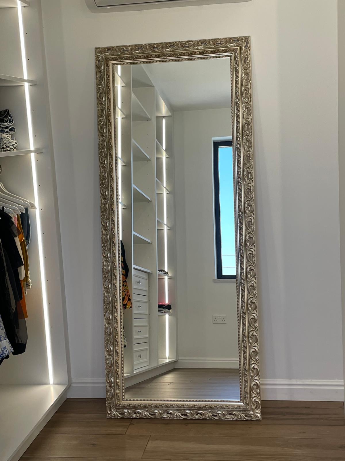 Mirror with silver frame - Image 2