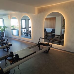 Arch frameless mirror with LED